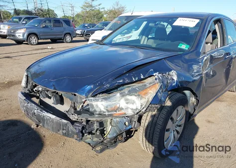 2011 Honda Accord 2.4 Lx z USA, uszkodzony, nr VIN 1HGCP2F37BA037678